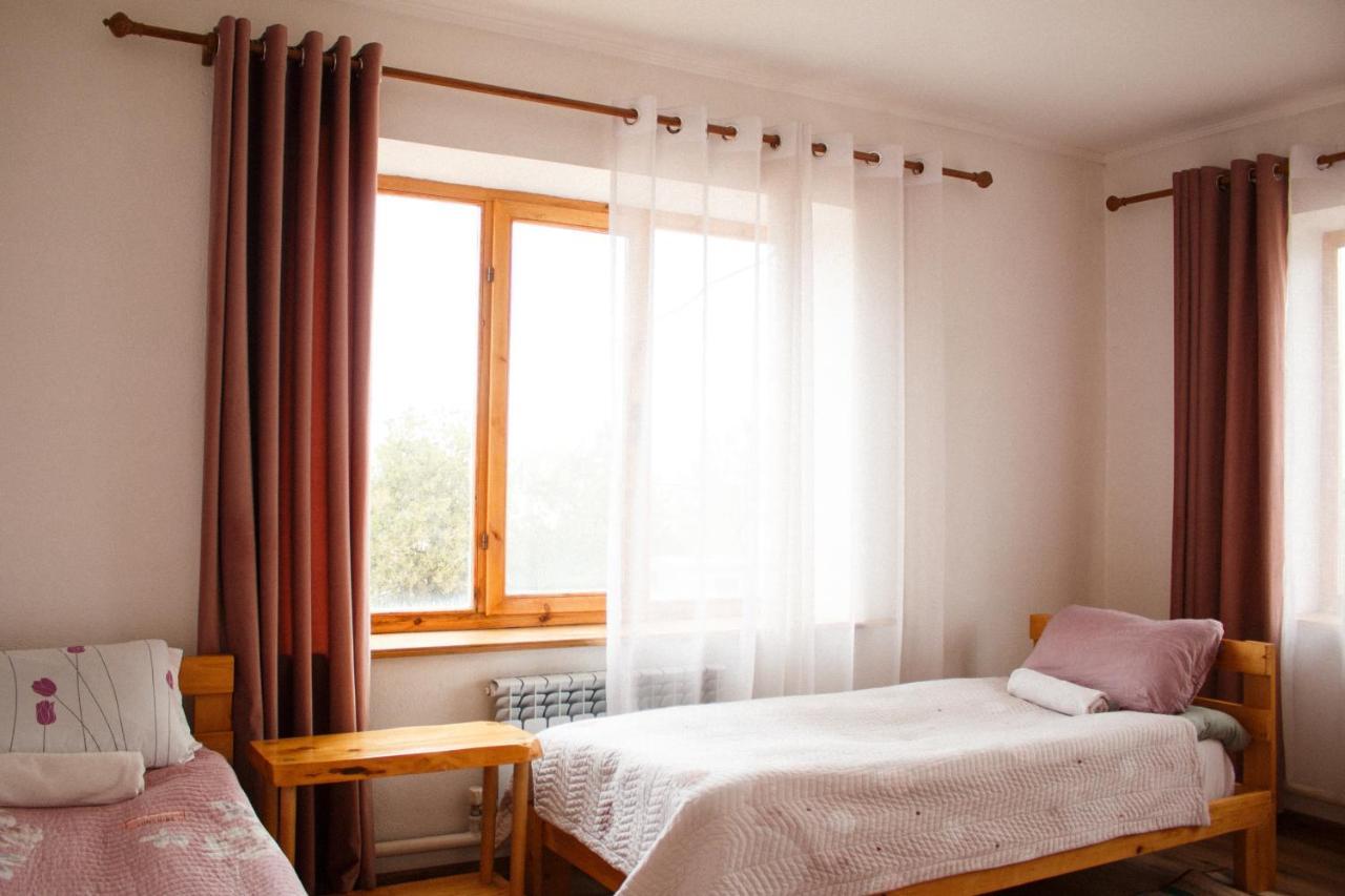 Guest House Altyn Oimok Bokonbayevo Ngoại thất bức ảnh